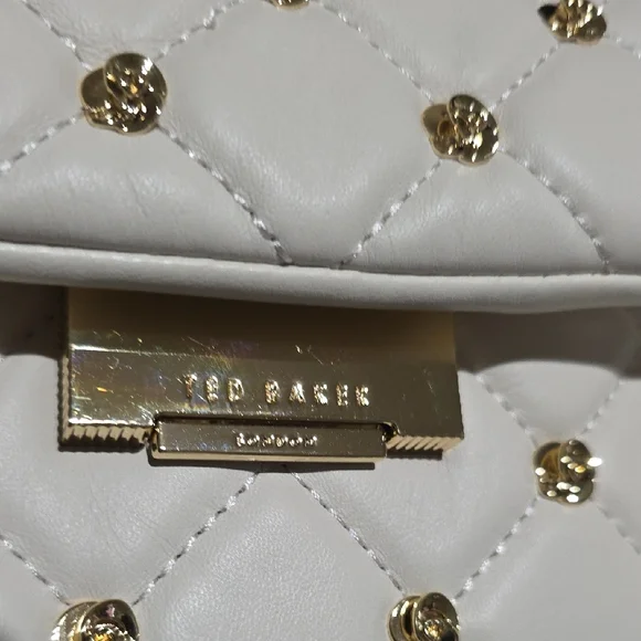 Ted Baker Elegant Off White/Cream Quilted Chain‎ Bag